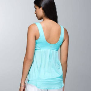Lululemon Elevate tank
